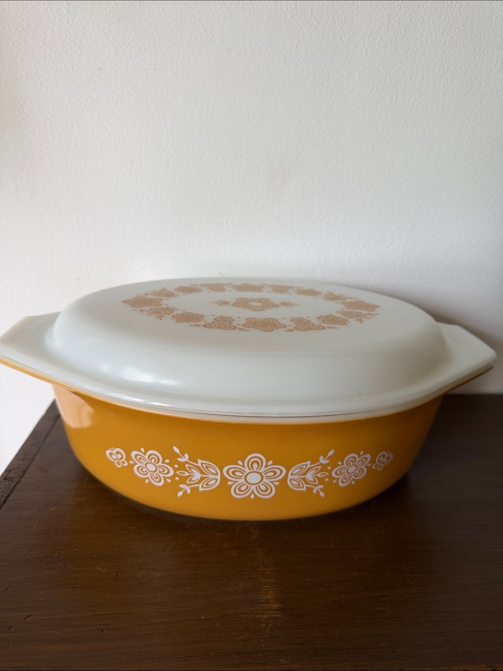 Vintage “Butterfly Gold” Pyrex Covered Casserole Dish with White Lid - 2.5qt